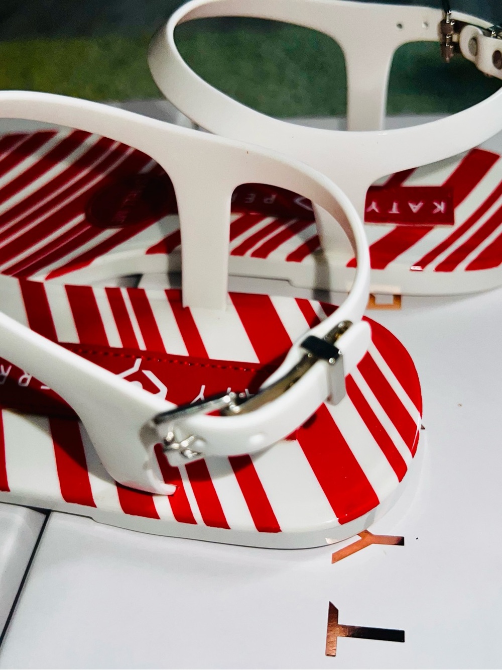 Katy Perry The Geli Candy Cane Sandals Size 6 - Picture 4 of 7